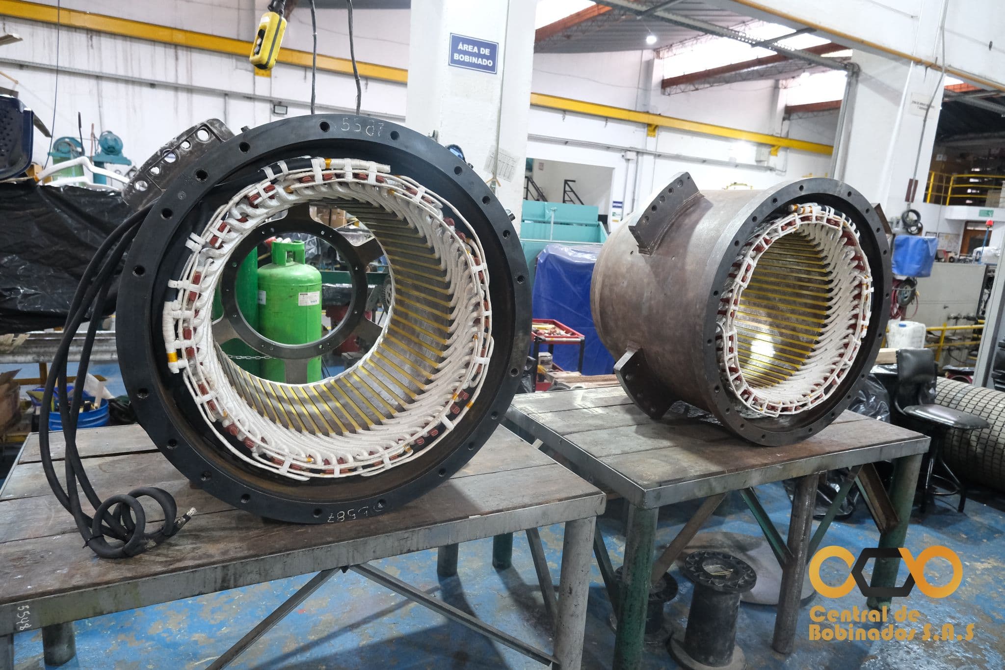 Estatores rebobinados en el taller de Central de Bobinados
